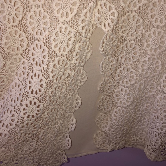 Lace top - Picture 3 of 3